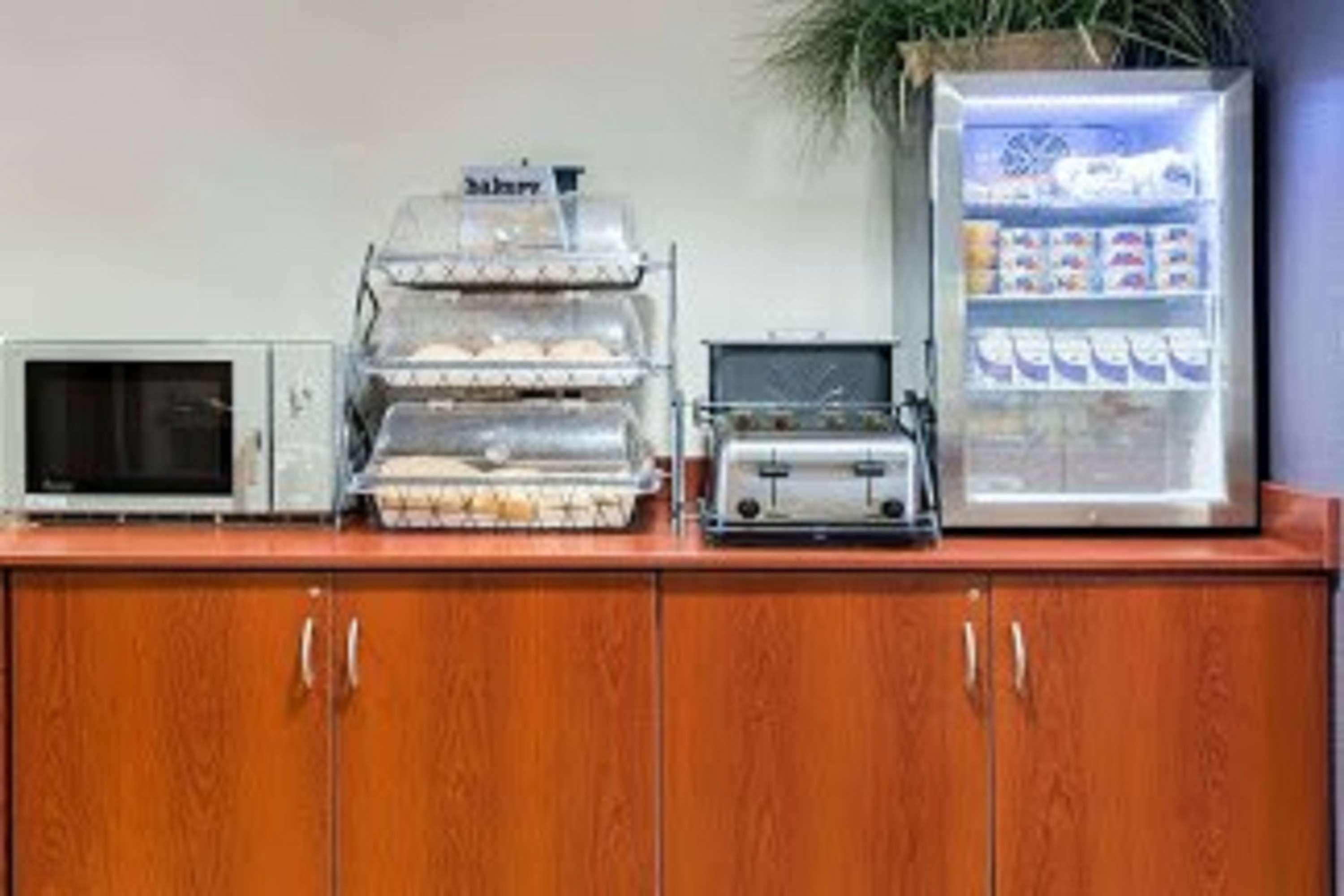 Sonesta Essential Morgantown Otel Dış mekan fotoğraf