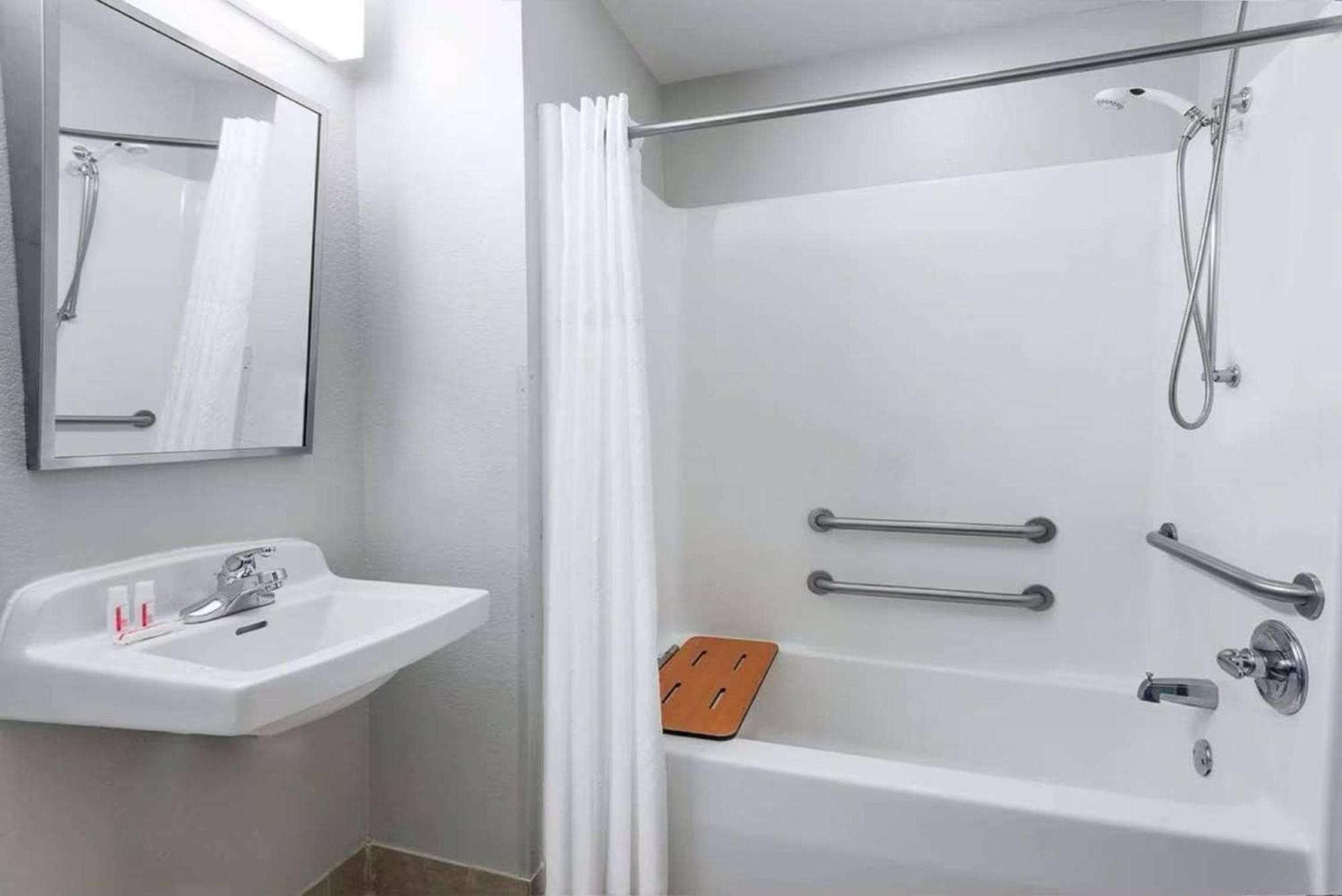 Sonesta Essential Morgantown Otel Dış mekan fotoğraf